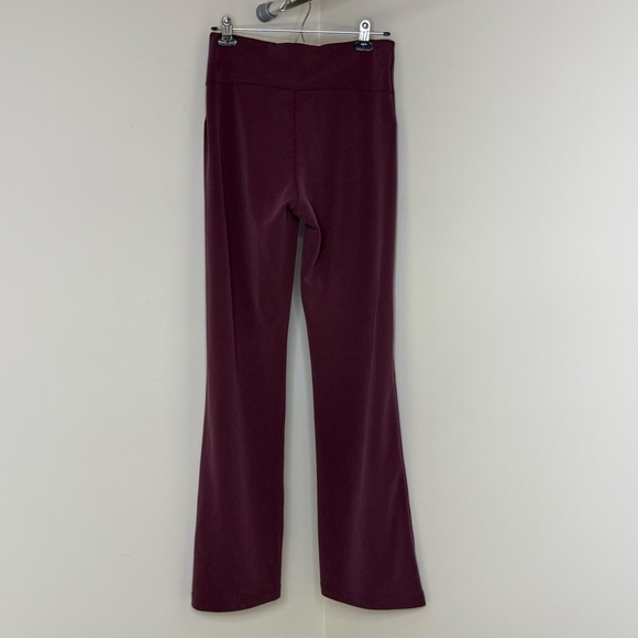 New LuluLemon Size 8 Ribbed Softstreme Flared Pant Size 8 in Color Garnet - Picture 4 of 8